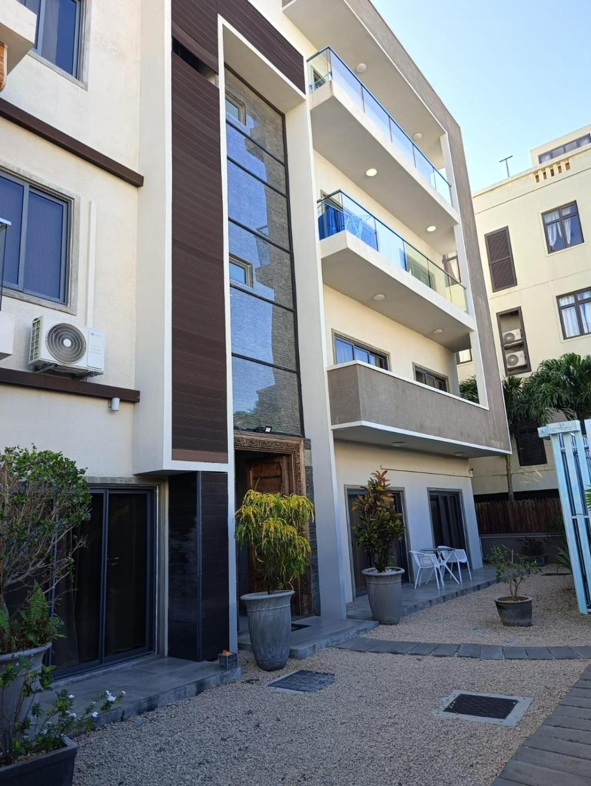 Newly Renovated Studio Apartment With Rooftop Pool, Few Steps To The Beach Flic-en-Flacq Zimmer foto